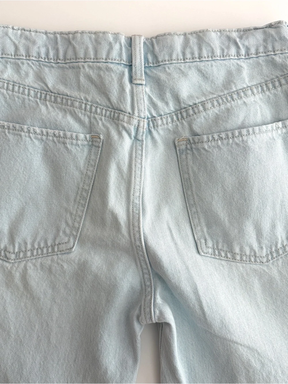 EUC Old Navy High-Rise Baggy Wide Leg Light Blue Jeans